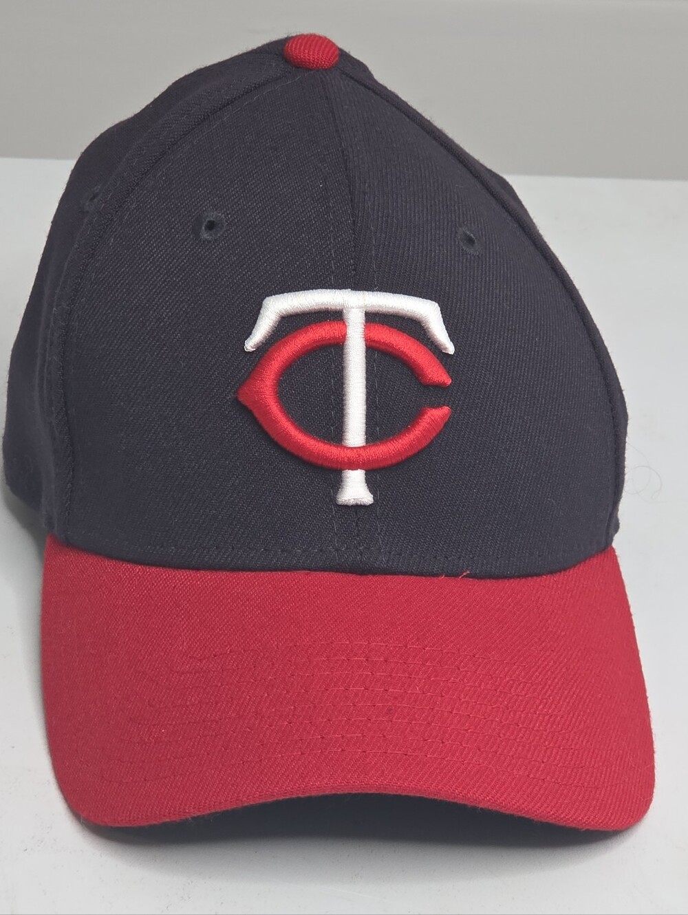New Era 39THIRTY Minnesota Twins Hat Mens Small Medium Fitted Navy Red MLB Cap
